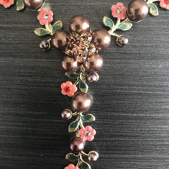 Swarovski Crystals The Maliva Necklace - Picture 7 of 7